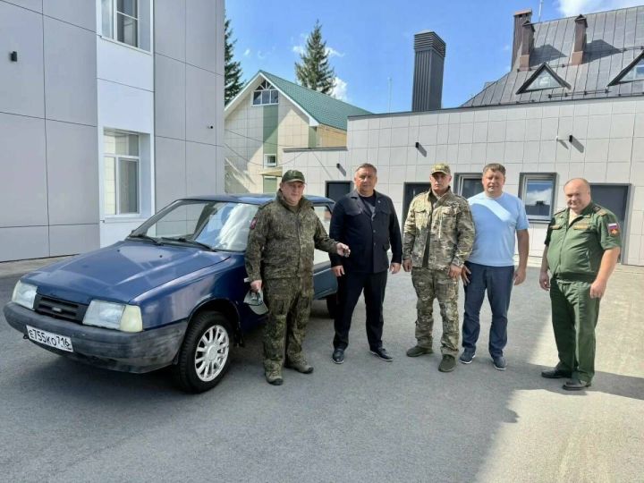 Биектау районыннан СВОдагы егетләргә машина җибәрделәр