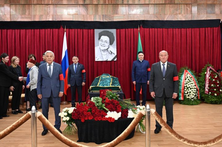 Республика җәмәгатьчелеге Дания Дәүләтшина белән хушлашты