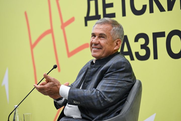 Рөстәм Миңнеханов – яшьләргә: «Уңай фикердә булсаң, үсеш тә була»